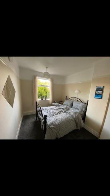 2 Bed Full House With Private Summer Garden Apartment *