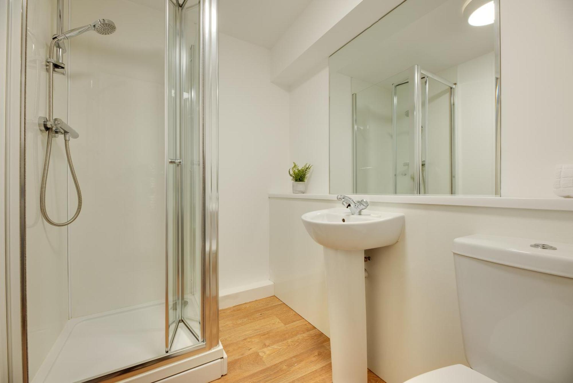 Charltons Bonds 2b By Week2week Newcastle upon Tyne