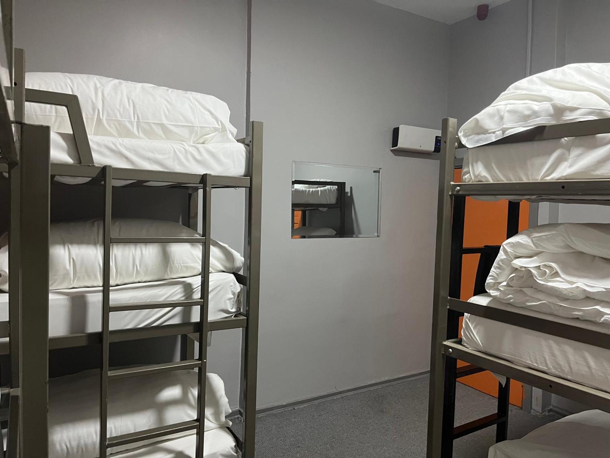 Hotel Heroesbunkz