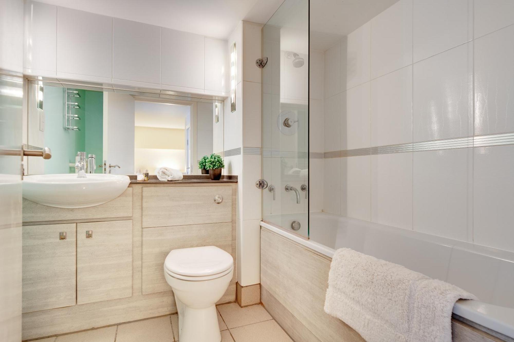 Crown 1d By Week2week Apartment Newcastle upon Tyne