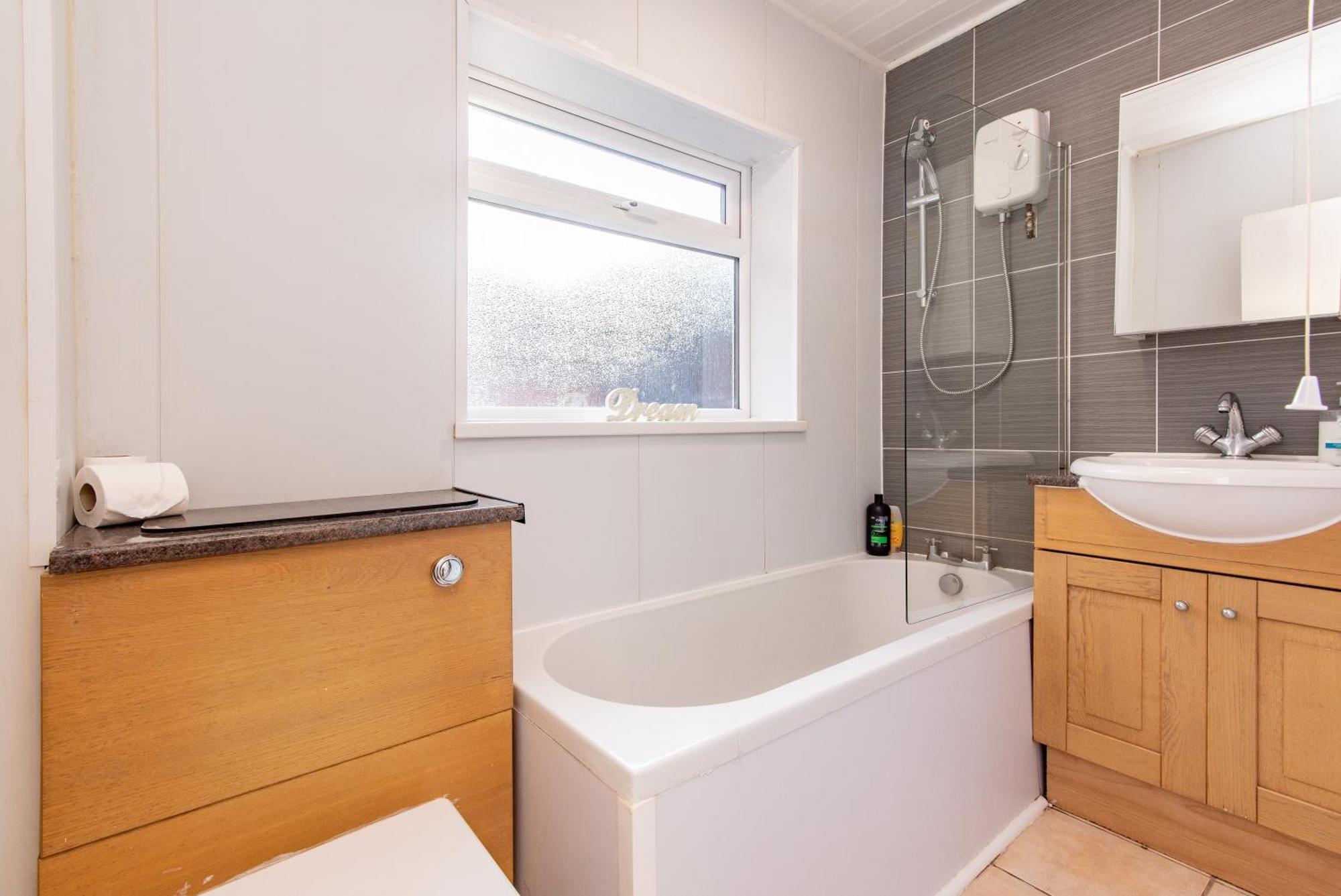 Tamworth 99 - 2br House Near St James Park Newcastle upon Tyne