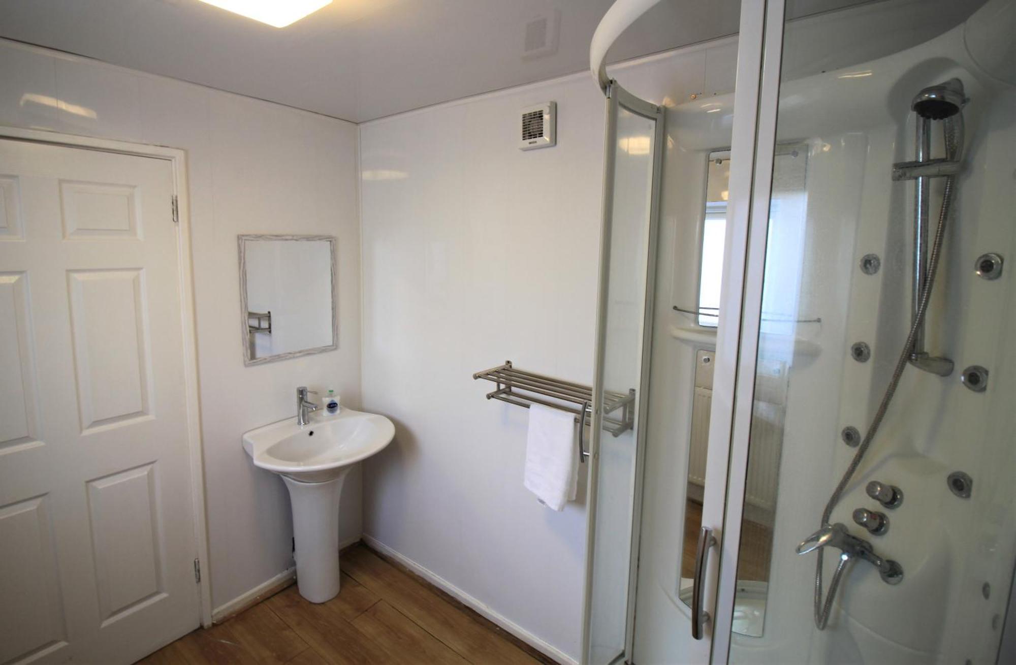 St House - Charming 3 Bed, 2 Bathrooms, Driveway Parking, Close To Town Centre * Newcastle upon Tyne