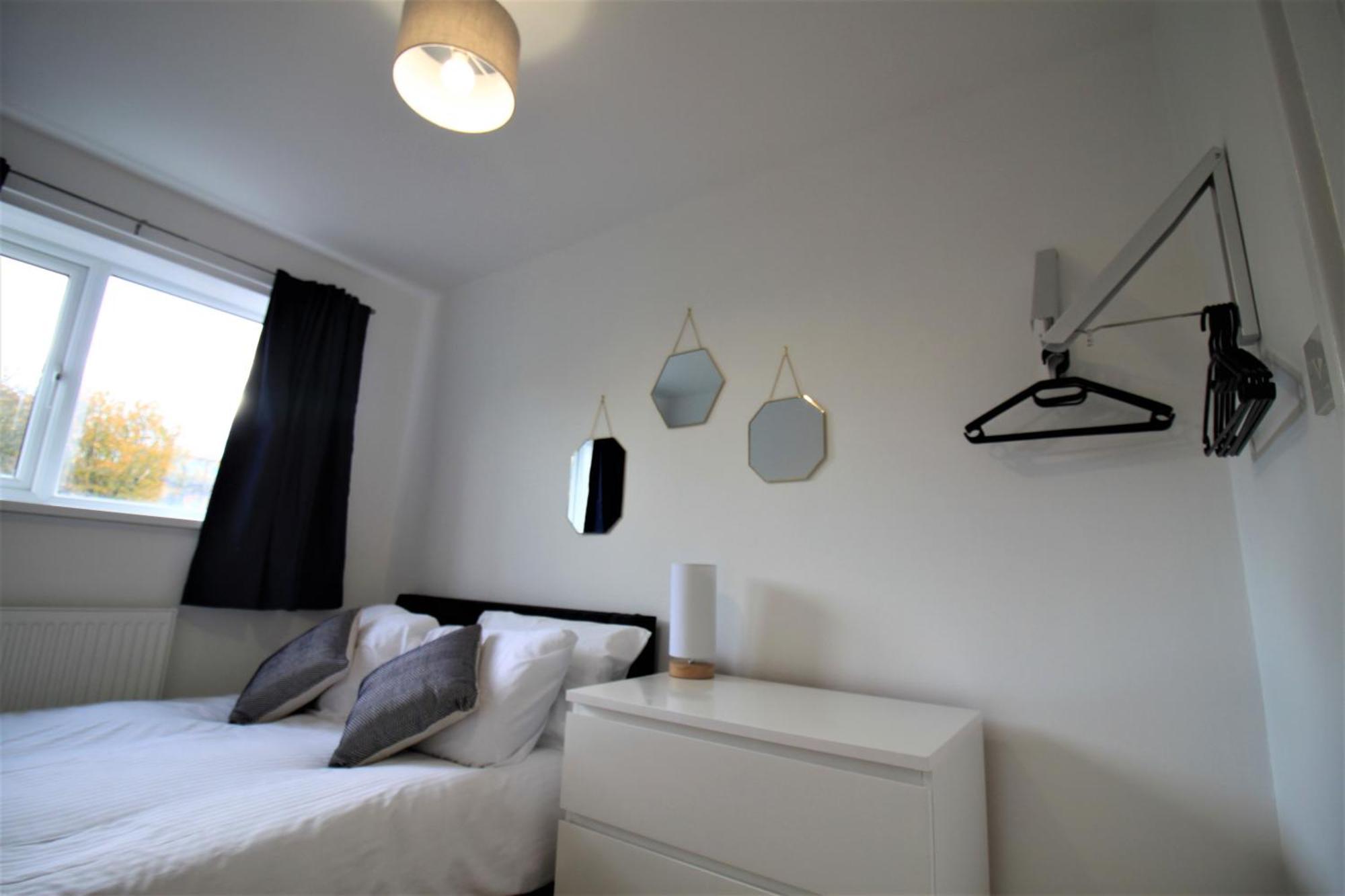 St House - Charming 3 Bed, 2 Bathrooms, Driveway Parking, Close To Town Centre * Newcastle upon Tyne