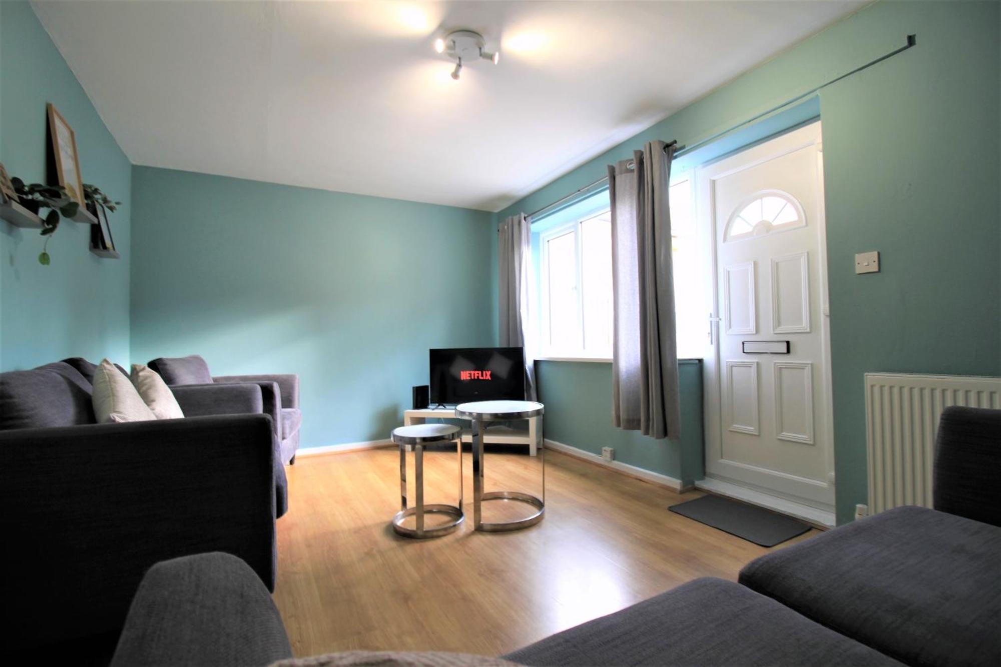 St House - Charming 3 Bed, 2 Bathrooms, Driveway Parking, Close To Town Centre * Newcastle upon Tyne