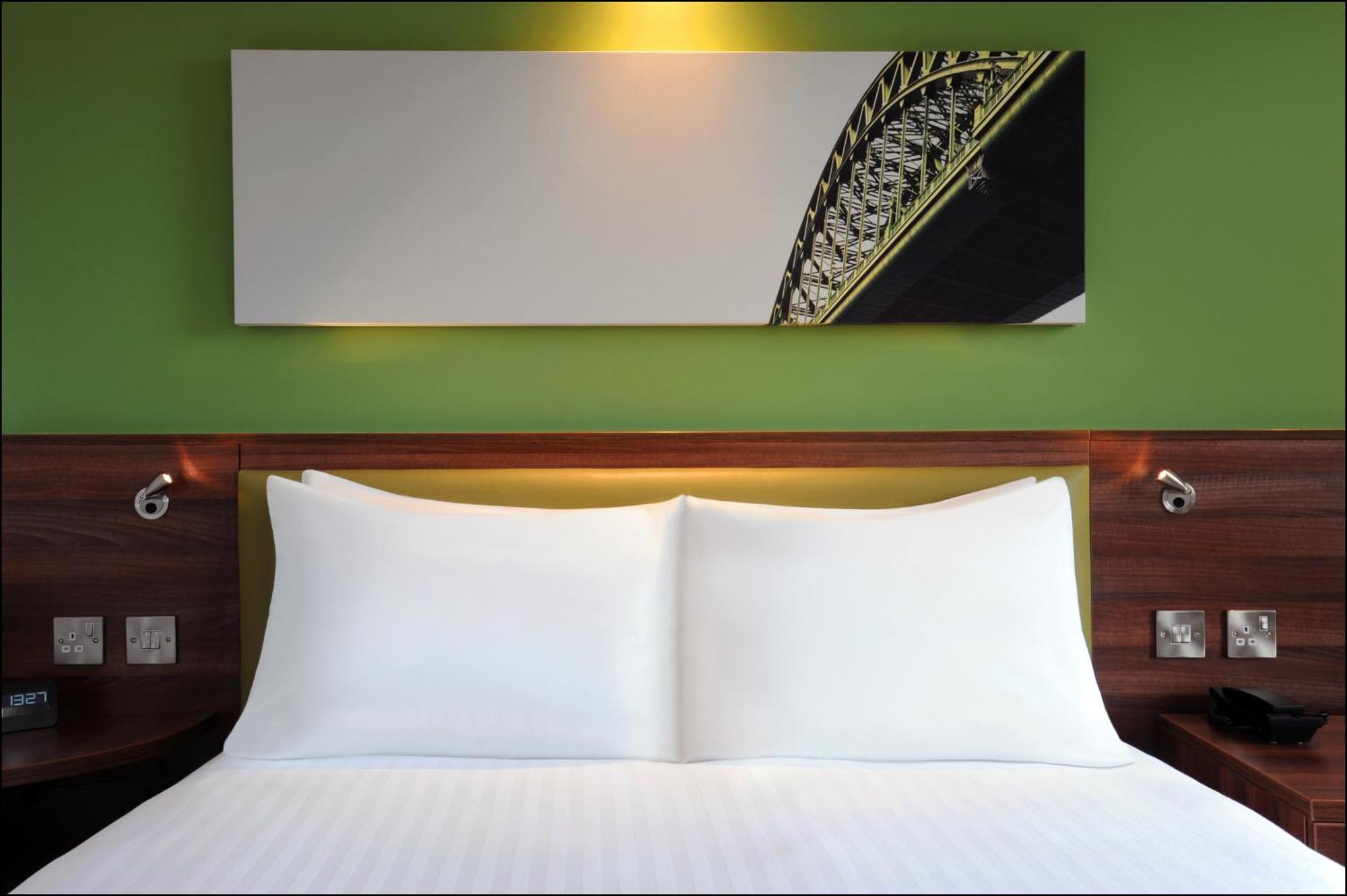 Hotel Hampton By Hilton 3*