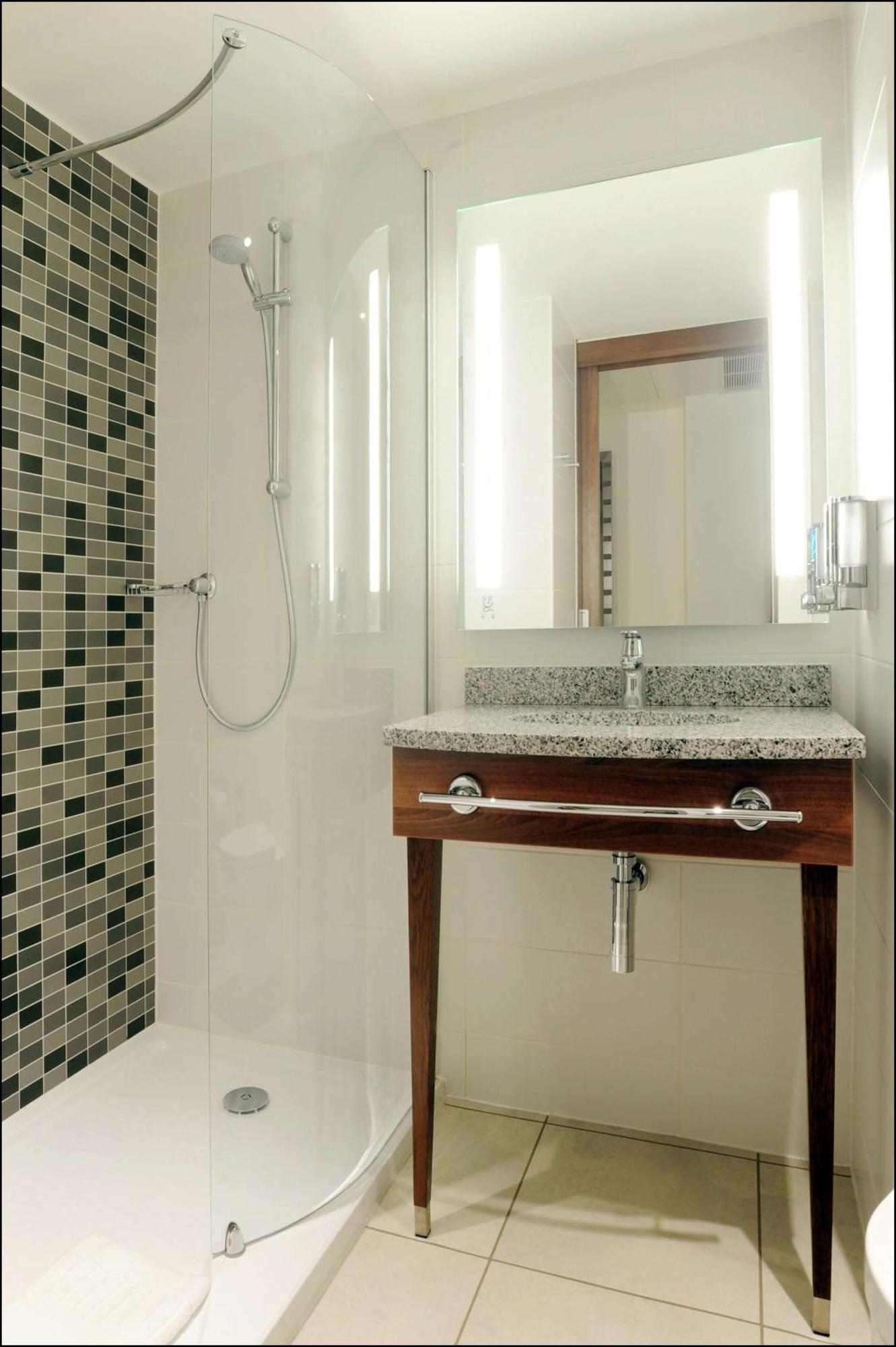 Hampton By Hilton 3*