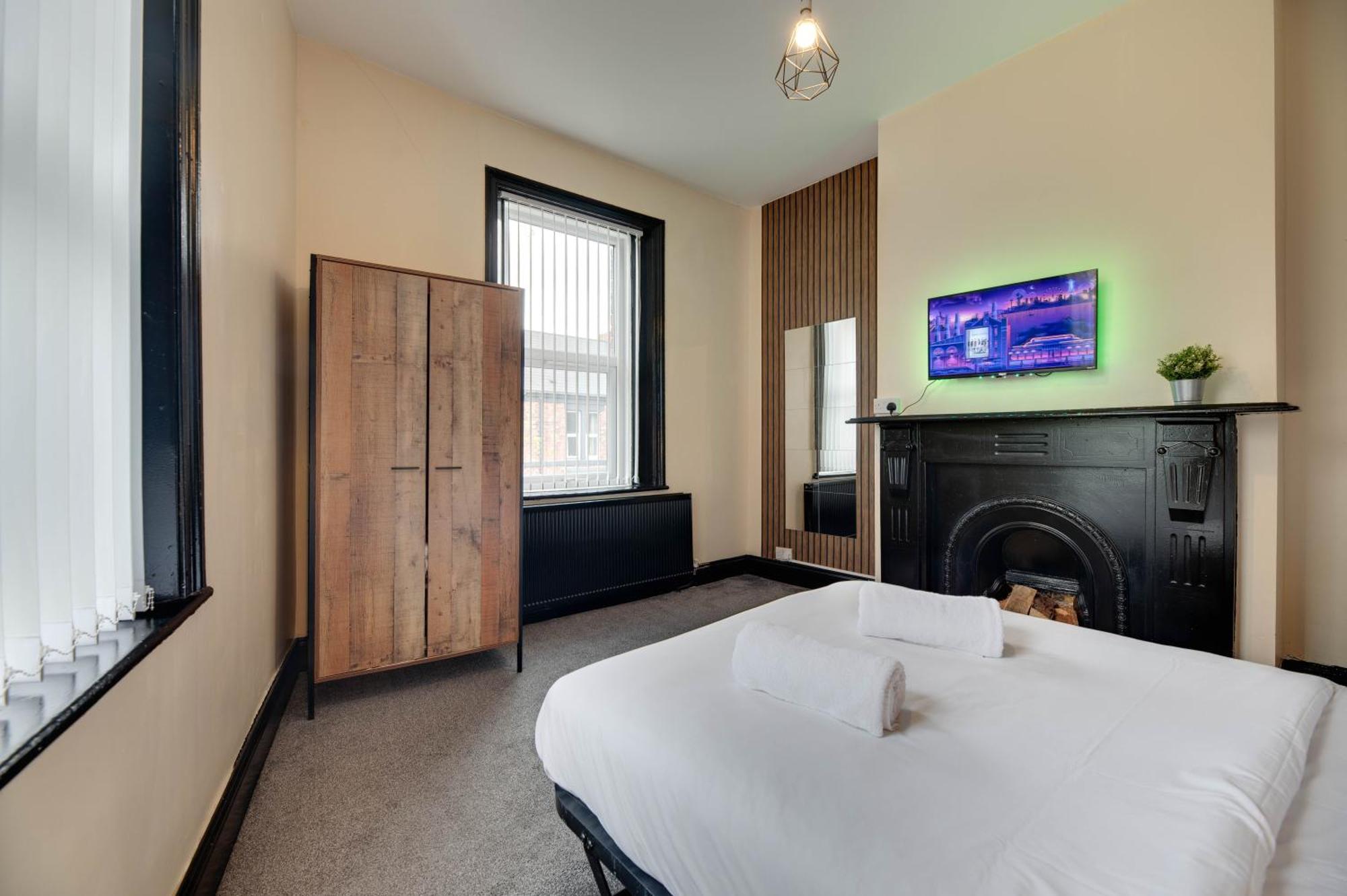 Apartment 5 *