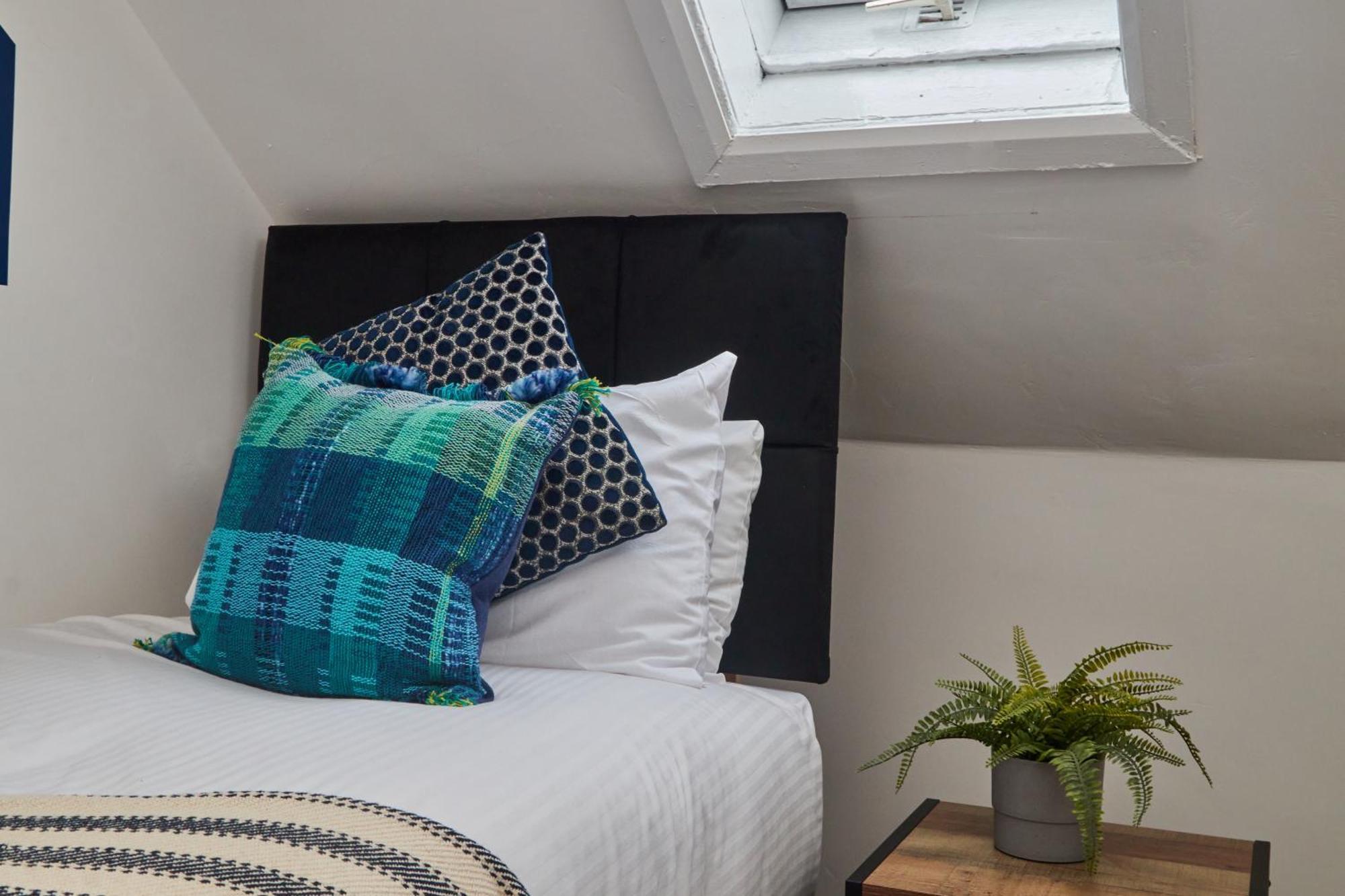 Large 4 Bedroom Near Centre Apartment Newcastle upon Tyne