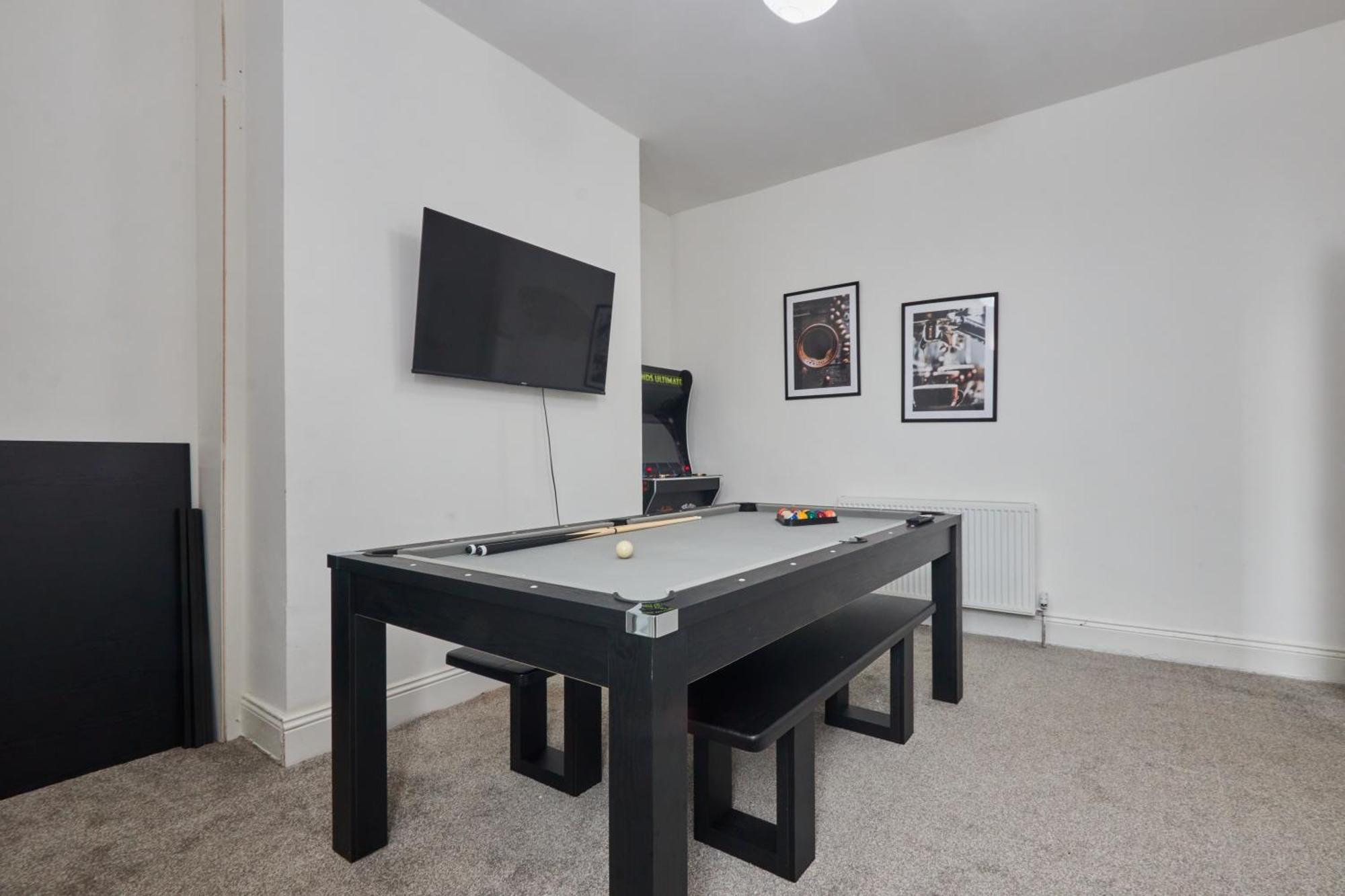 Large 4 Bedroom Near Centre *
