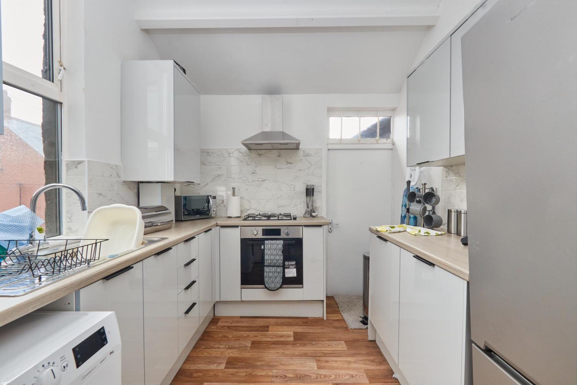 Large 4 Bedroom Near Centre Apartment Newcastle upon Tyne