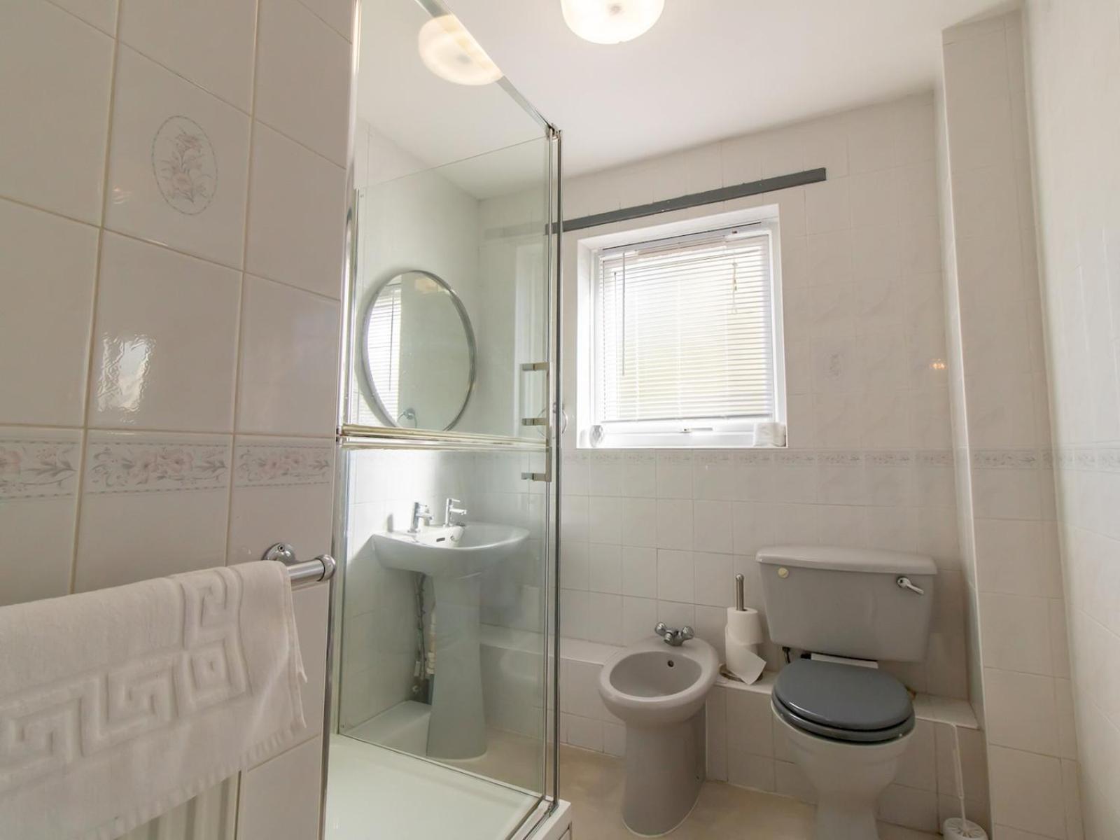 Excellently Located Centre House Pass The Keys Newcastle upon Tyne