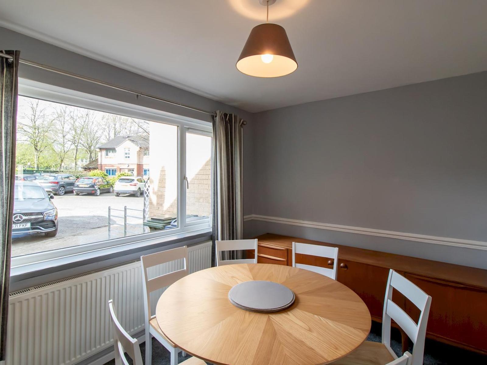 Excellently Located Centre House Pass The Keys * Newcastle upon Tyne