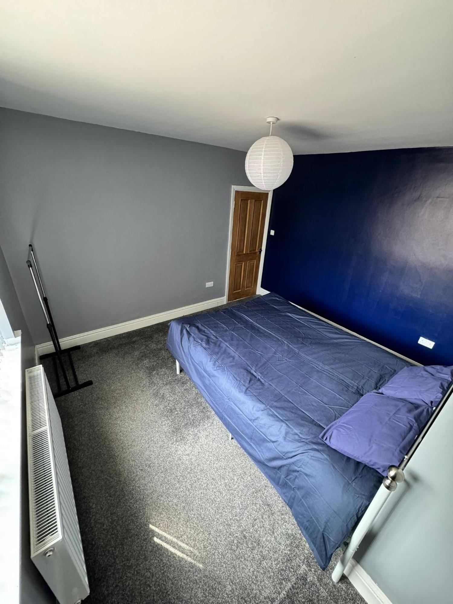 Holiday home Giga Residential 4 Bedrooms, 10 Guests , Near Centre, Arcade Machine, Sky Tv, Netflix, Free Wifi, Free Parking *