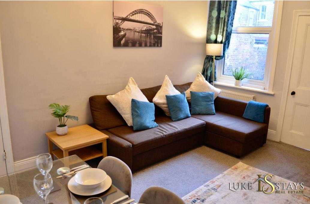 Luke - Sandringham Apartment *