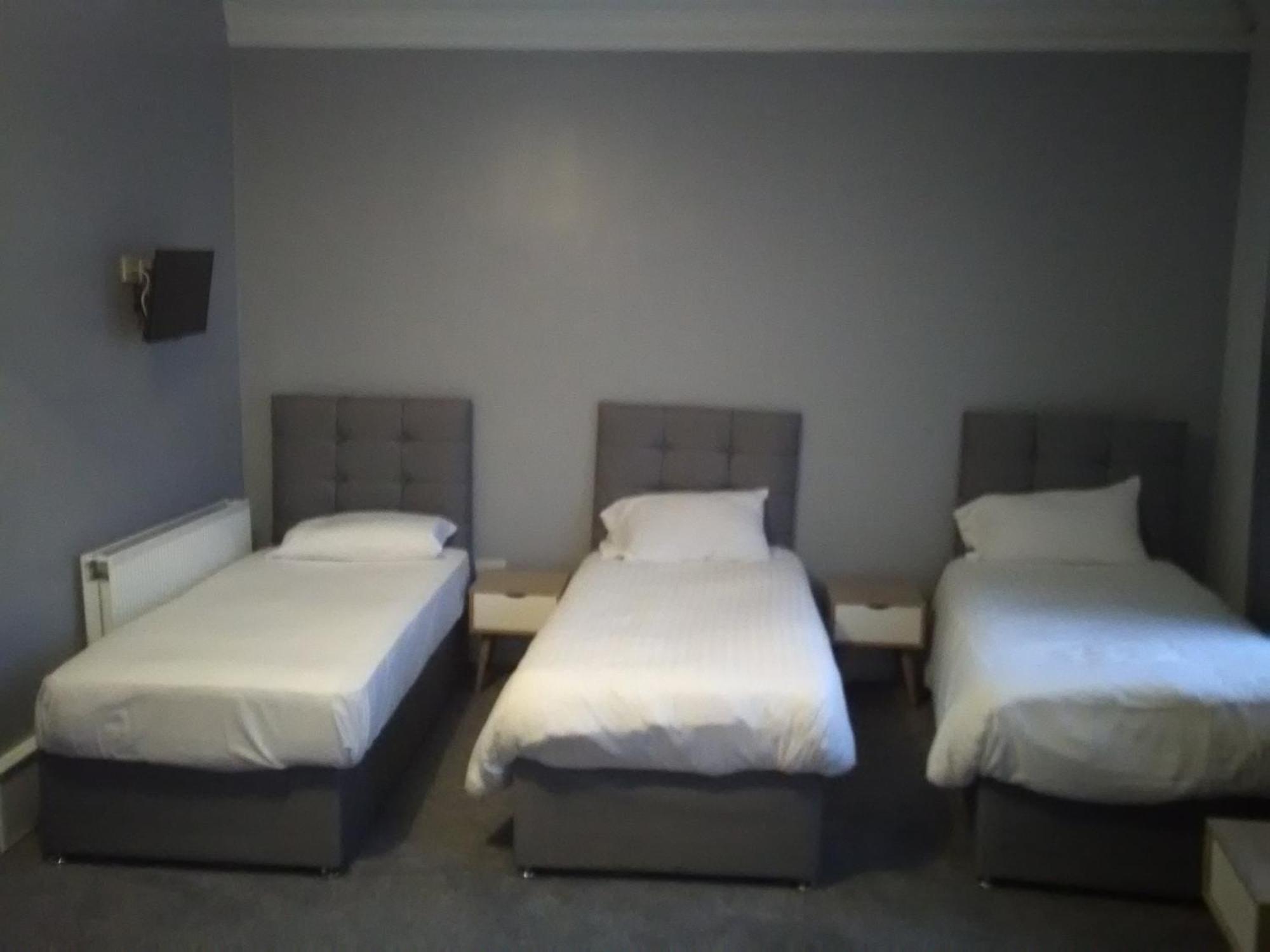 West & Bar Hotel