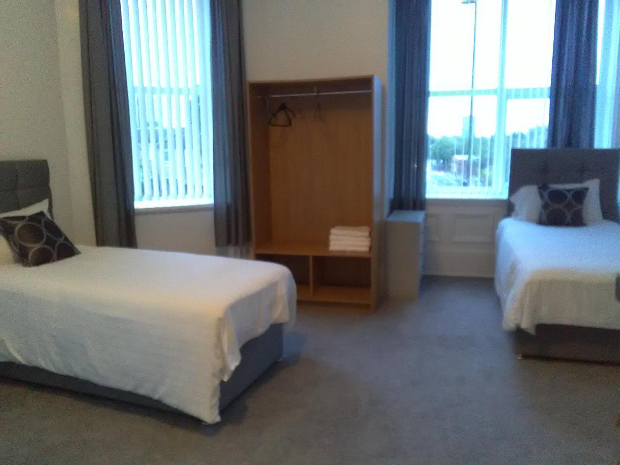 Hotel West & Bar