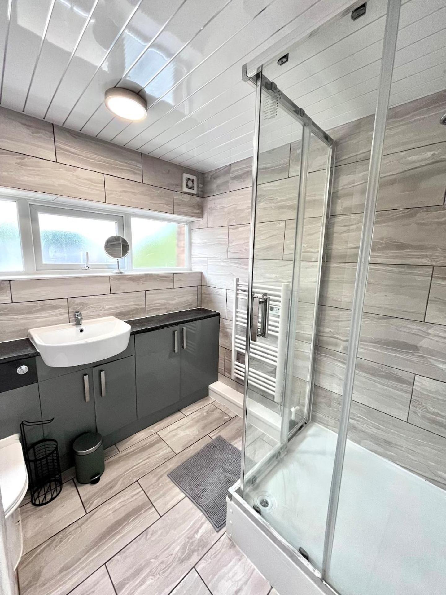 Holiday home 4 Bedroom House With Driveway *