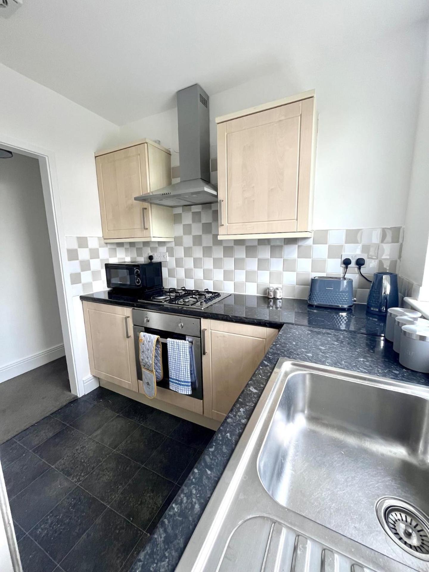 Lovely Near Newcastle, Driveway, Wifi Aparthotel *
