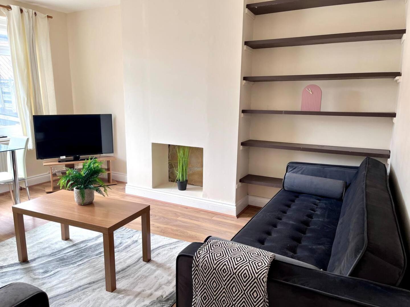 4 Bedroom House With Driveway Newcastle upon Tyne