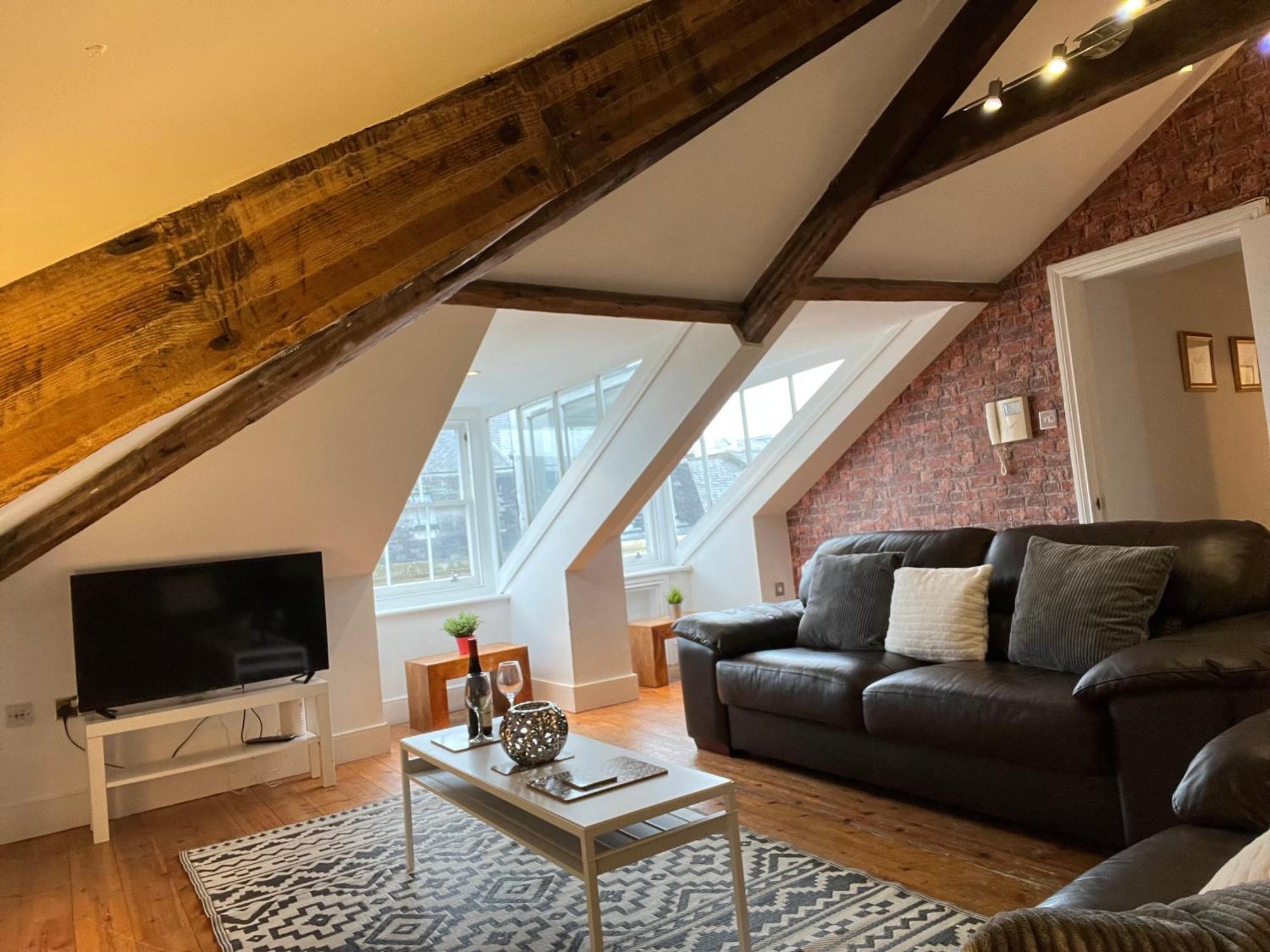 Centre Loft Gem Apartment