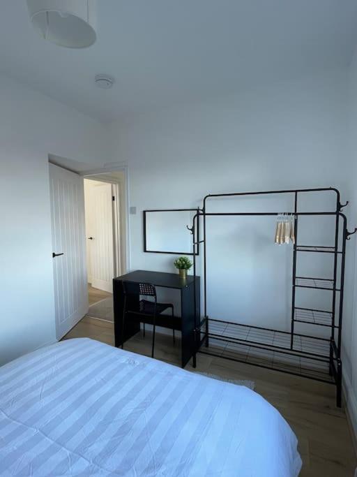 Whole House Modern Two Bedroom In Newcastle - Free Parking Newcastle upon Tyne