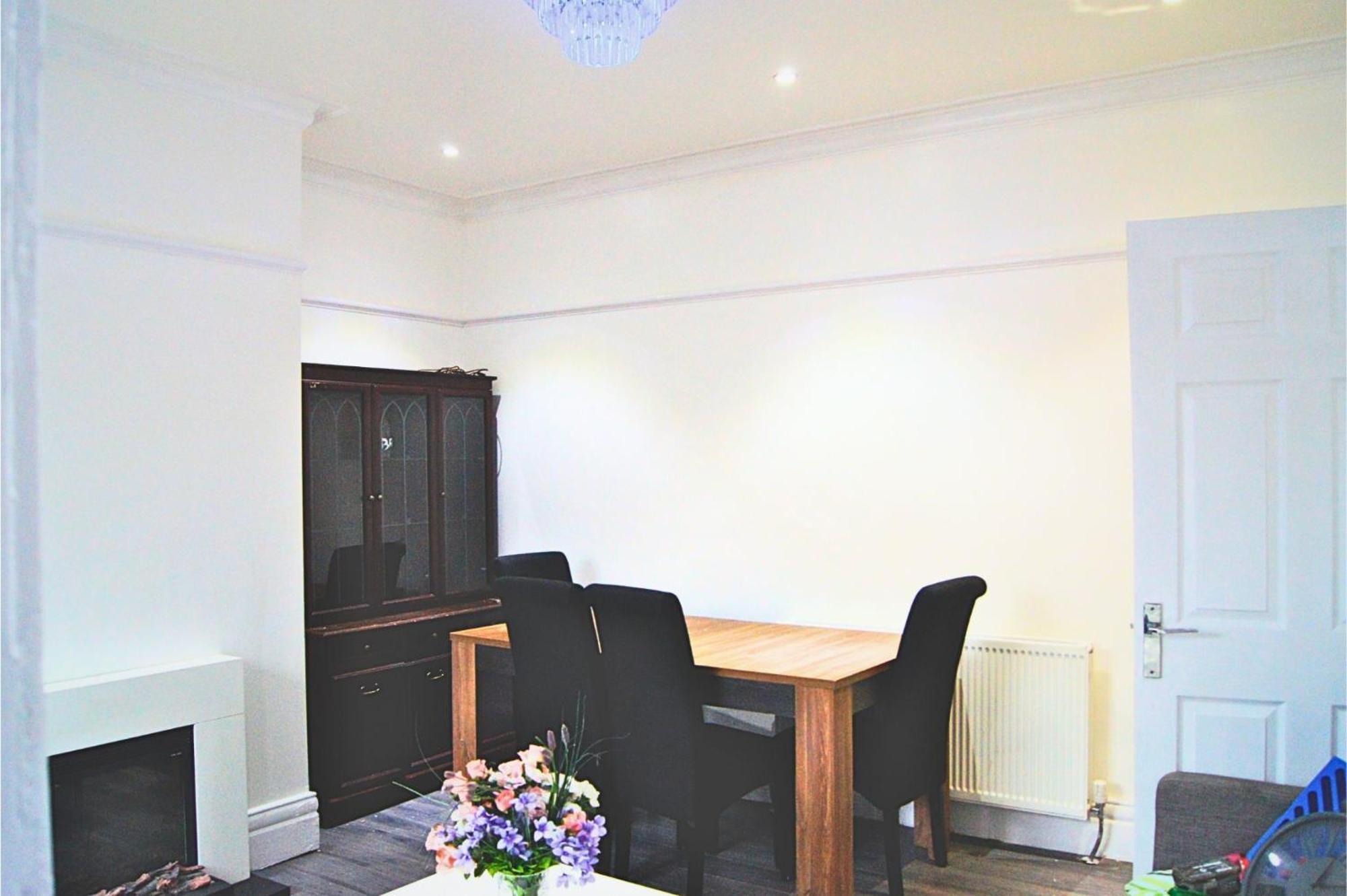 Holiday home Spacious 4bed Close To Centre *
