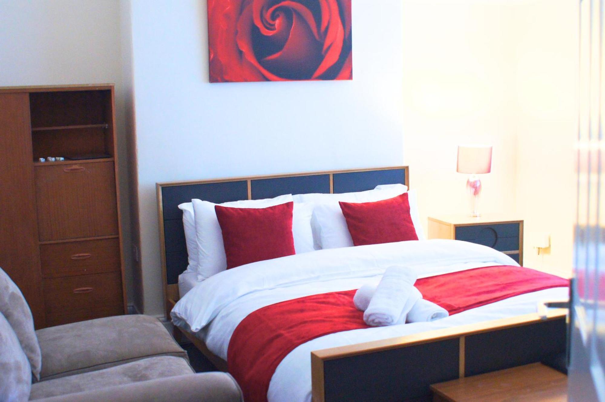 Spacious 4bed Close To Centre