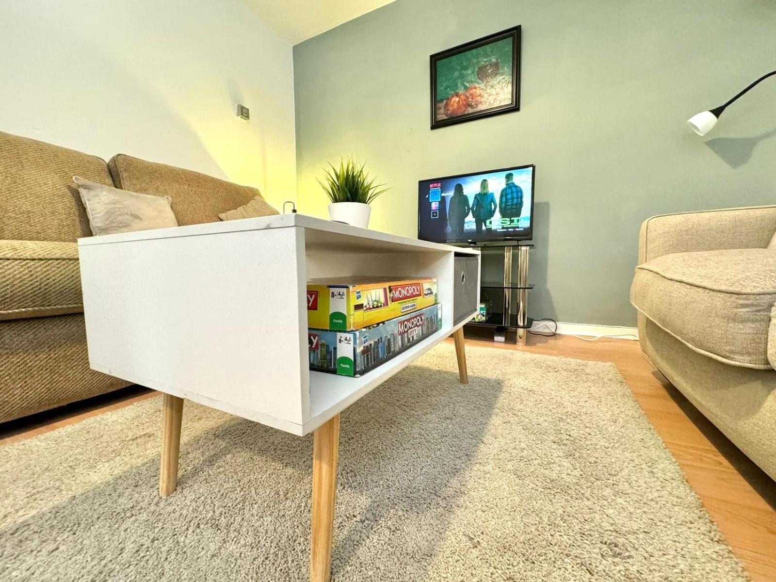 The Alnham, Large 3 Bed Apartment, Close To The Apartment