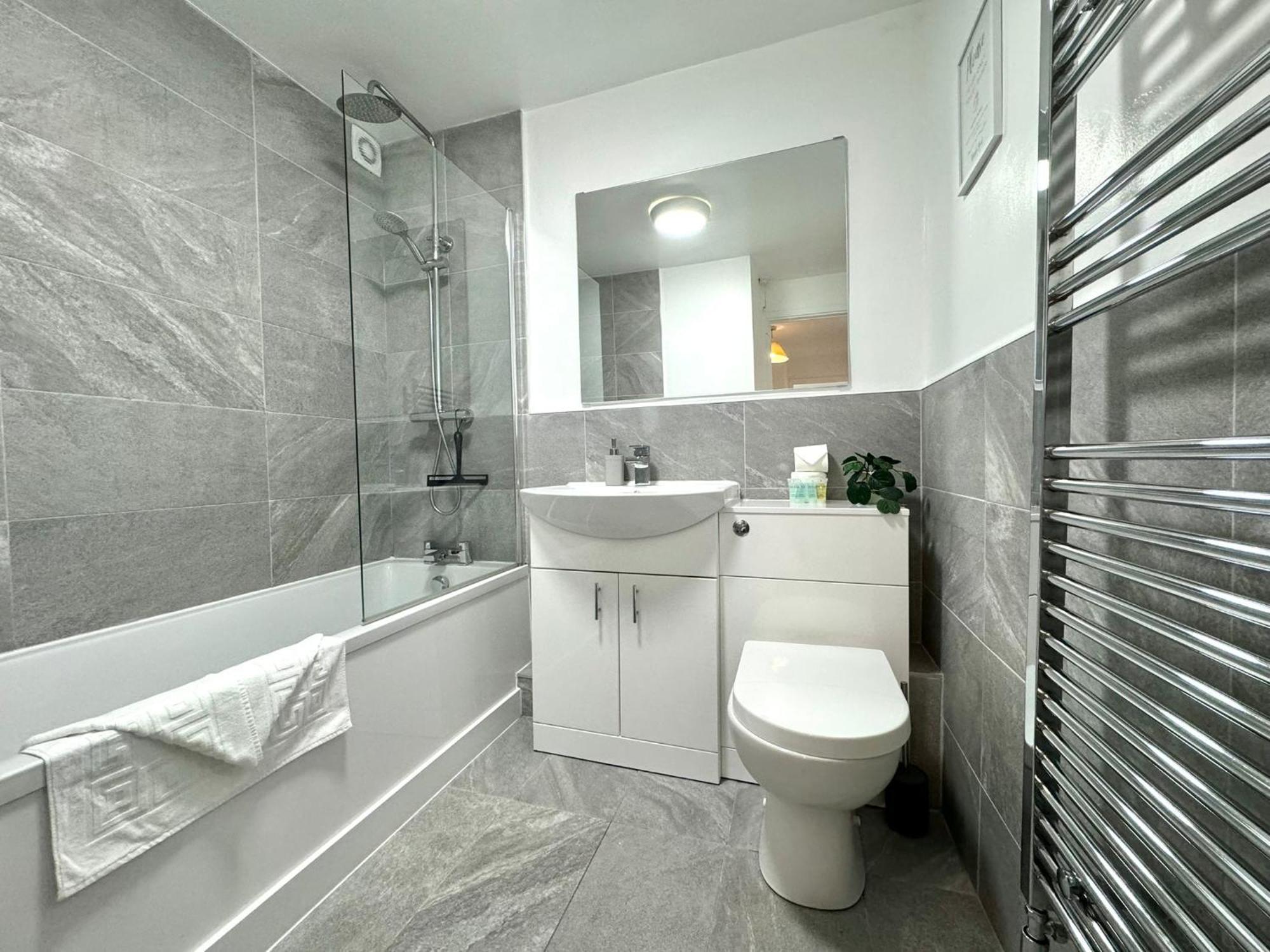 The Alnham, Large 3 Bed Apartment, Close To The Apartment Newcastle upon Tyne