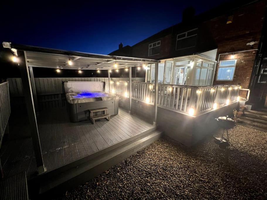 Numero Venti Aparthouse Wifi Parking Hot Tub Holiday home *