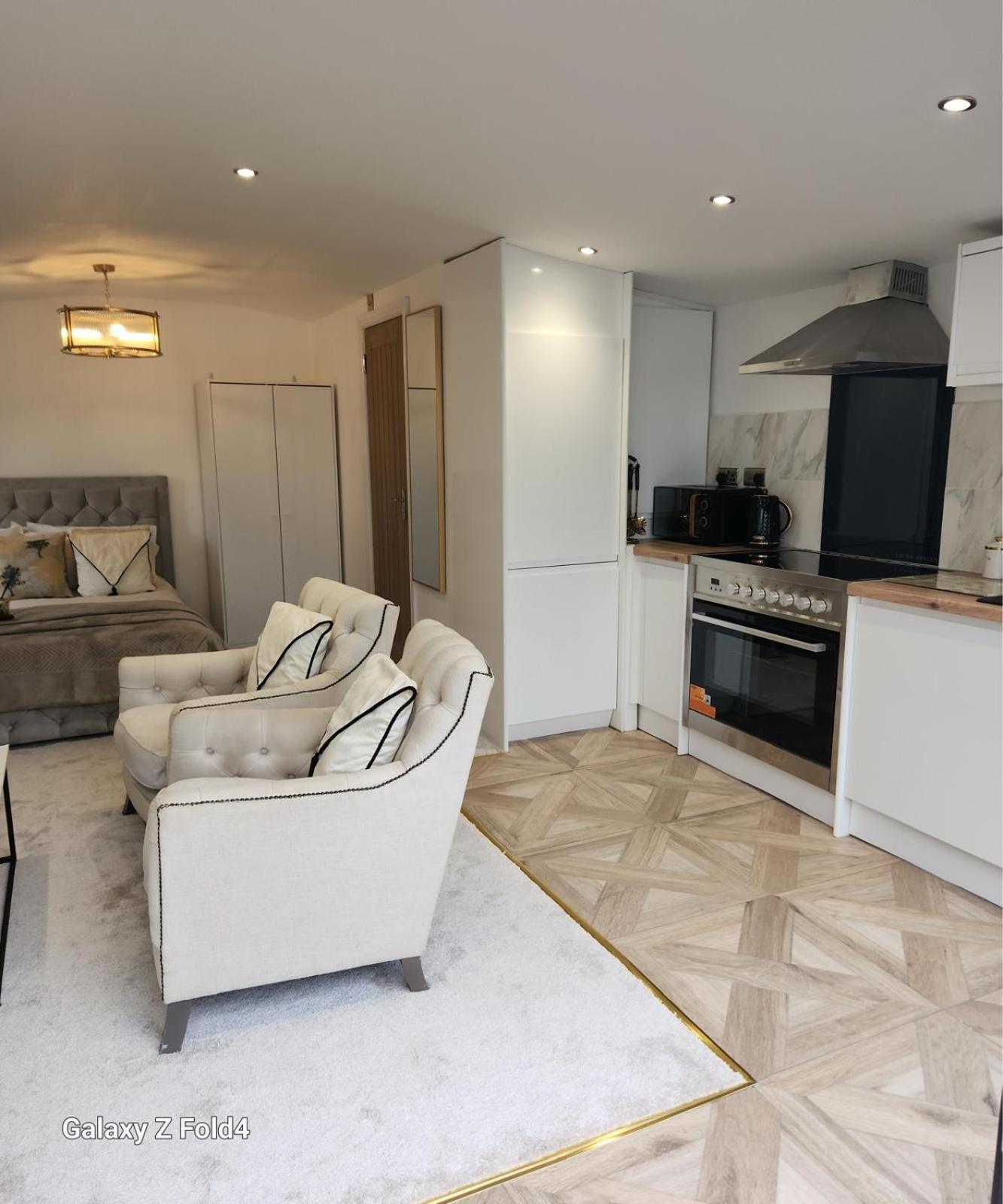 1-bed With Parking Ideal For Couples Apartment Newcastle upon Tyne