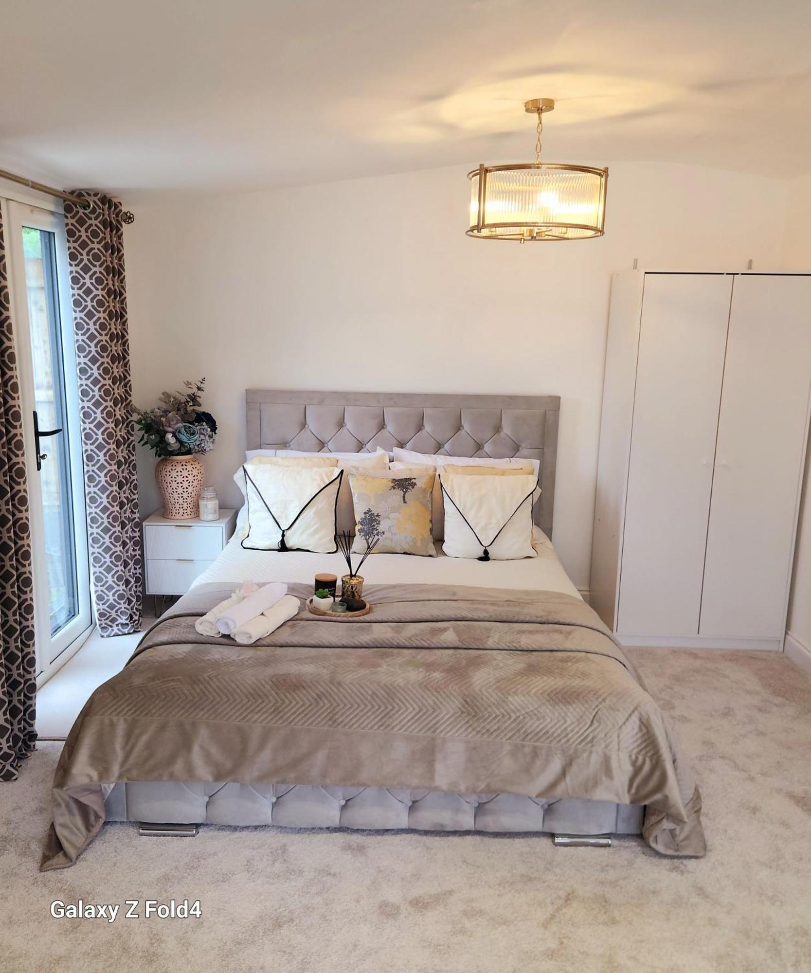 Apartment 1-bed With Parking Ideal For Couples Newcastle upon Tyne