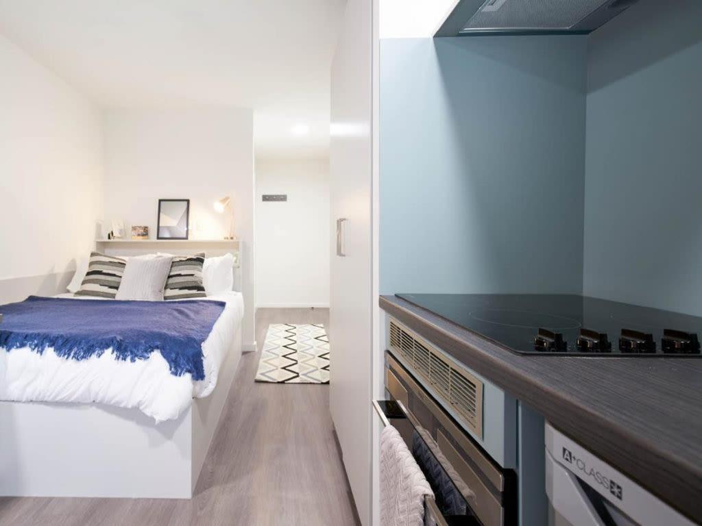 Apartment Market House In