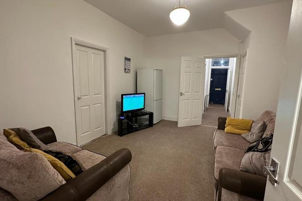 Apartment Two Bedroom Flat Close To Centre Newcastle upon Tyne