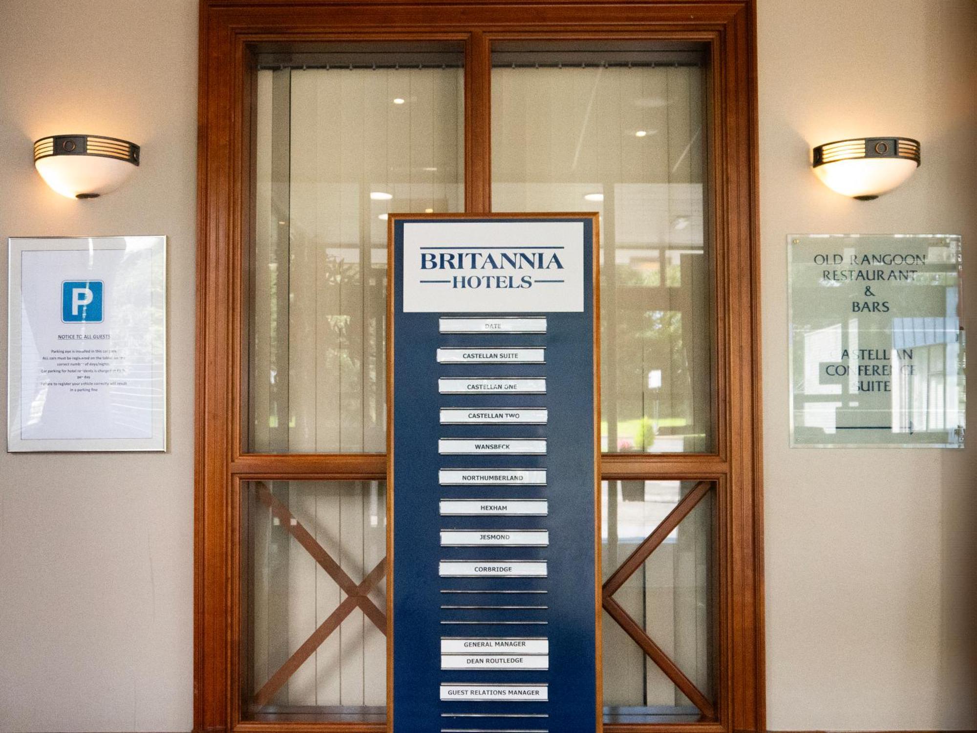 Britannia Airport Hotel 3*