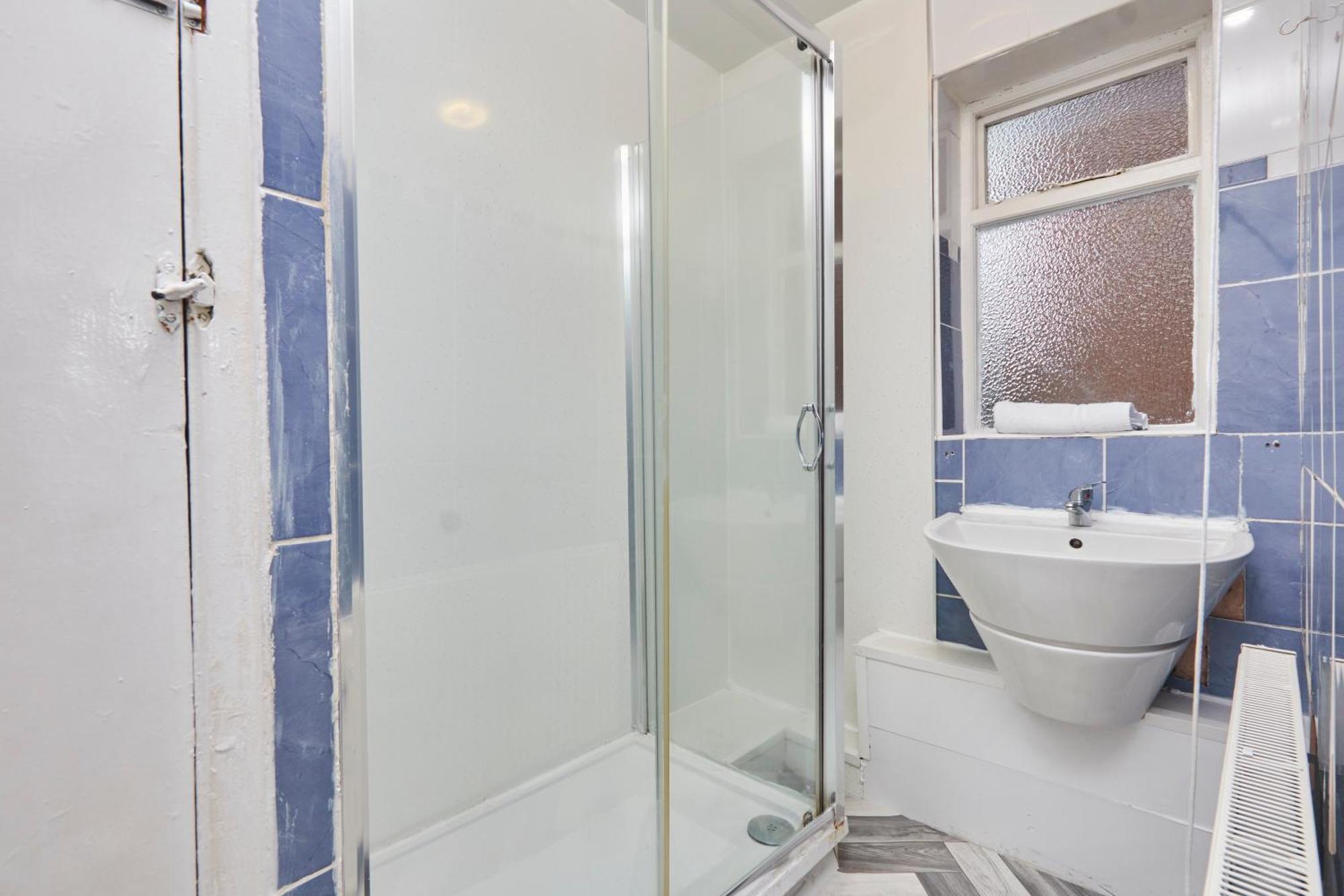 Holiday home Large With Free Parking - 5 Mins To St James' *