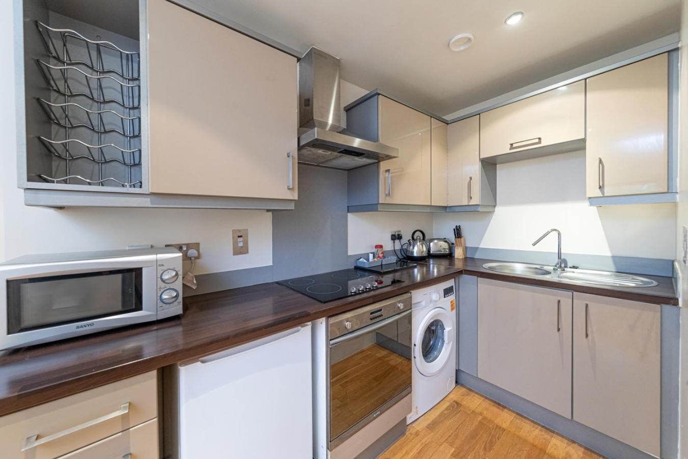 30 Quayside Apartment