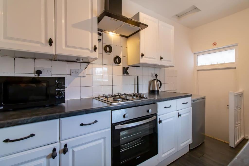 5 Bedrooms Eastbourne-luna Newcastle upon Tyne