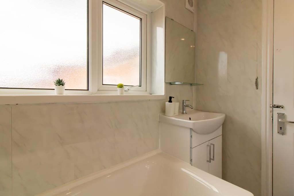 5 Bedrooms Eastbourne-luna Apartment Newcastle upon Tyne