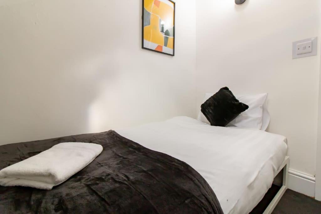Apartment 5 Bedrooms Eastbourne-luna