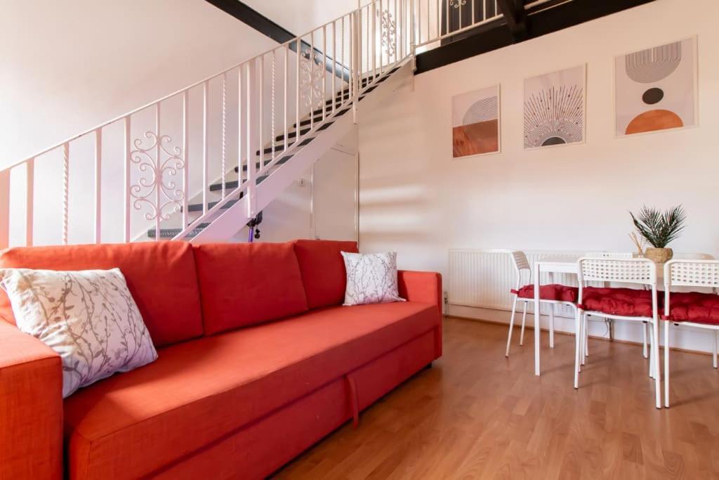 Apartment 5 Bedrooms Eastbourne-luna Newcastle upon Tyne