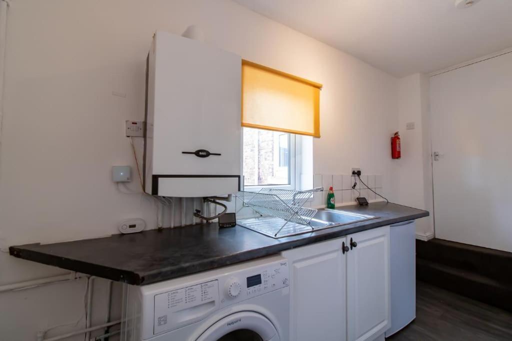 5 Bedrooms Eastbourne-luna * Newcastle upon Tyne
