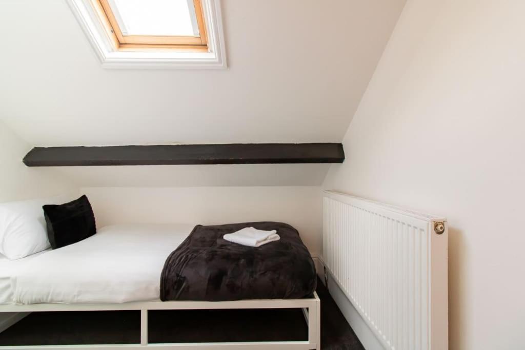 Apartment 5 Bedrooms Eastbourne-luna Newcastle upon Tyne