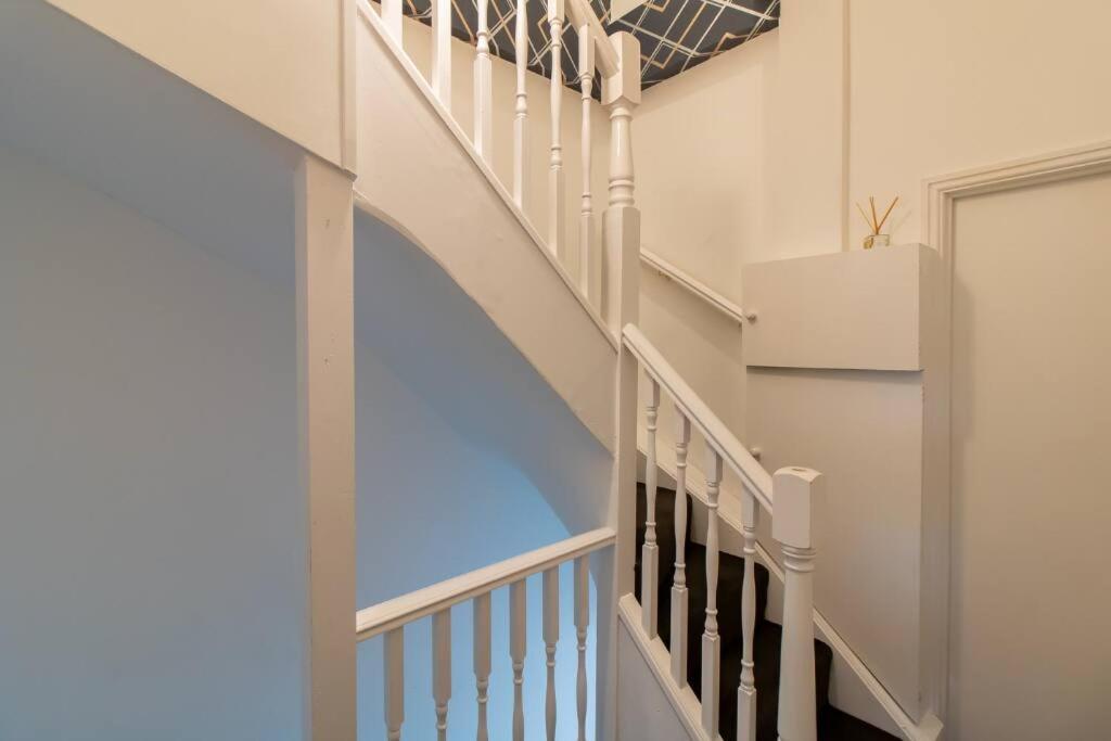 5 Bedrooms Eastbourne-luna Apartment Newcastle upon Tyne
