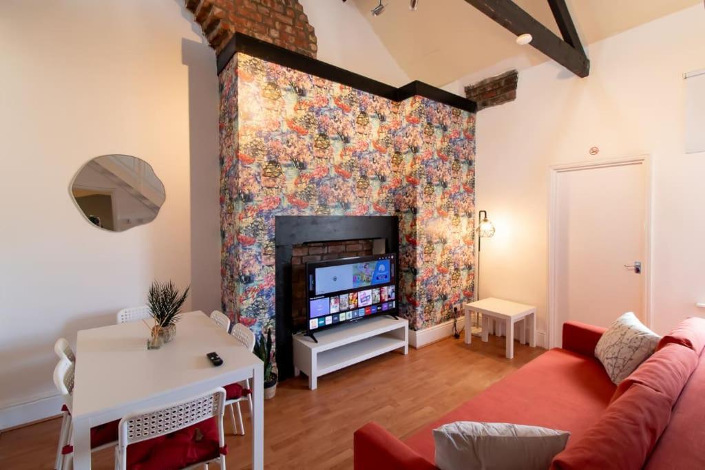 Apartment 5 Bedrooms Eastbourne-luna Newcastle upon Tyne