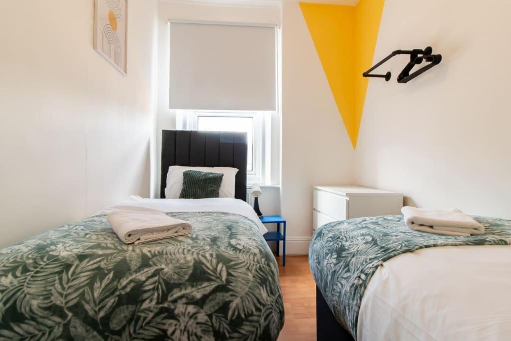 Apartment 5 Bedrooms Eastbourne-luna Newcastle upon Tyne