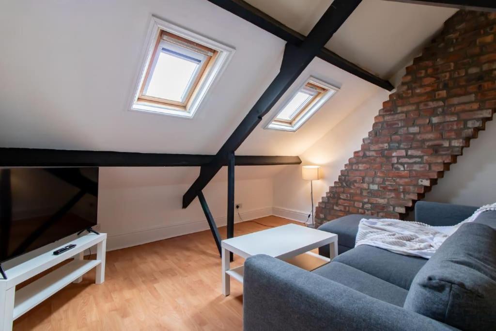 5 Bedrooms Eastbourne-luna Apartment Newcastle upon Tyne