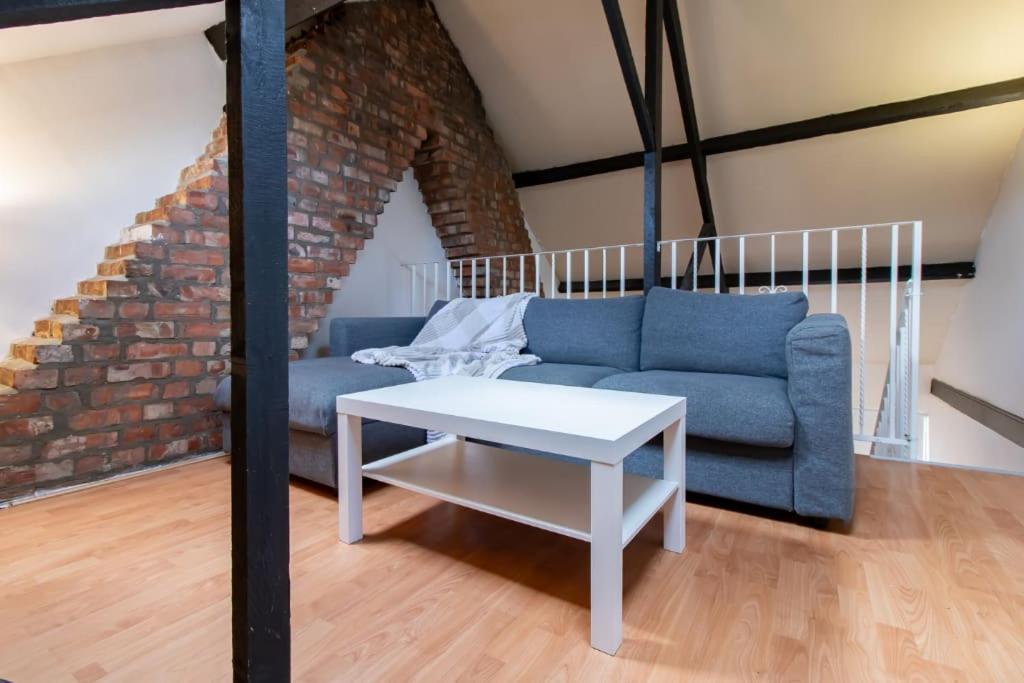 5 Bedrooms Eastbourne-luna Newcastle upon Tyne