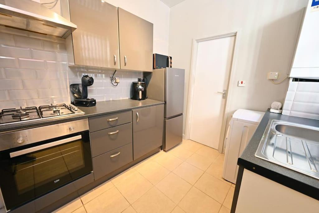 Apartment Two Bedroom In Heaton Newcastle upon Tyne