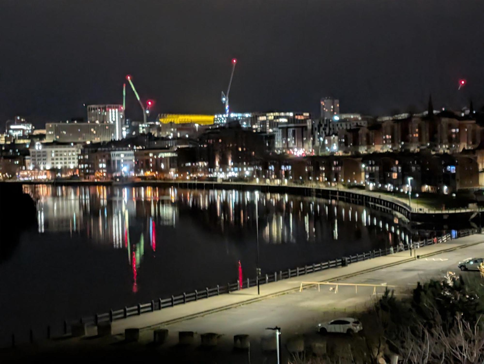 Waterfront Quayside With Secure Parking & Lift, Ideal For Mobility Users Apartment